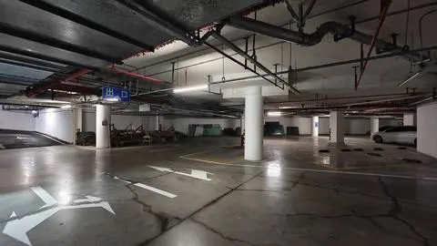 富力医院-地下车库.jpg