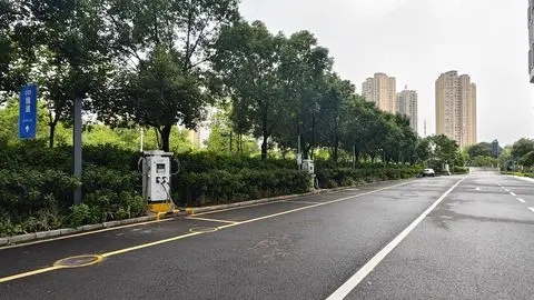 富力医院-驴充充地面电桩.jpg