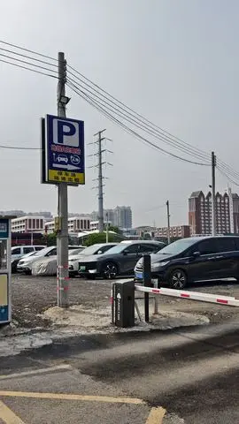 滴滴充电充电站(广州桥中河沙地铁A充电站).jpg